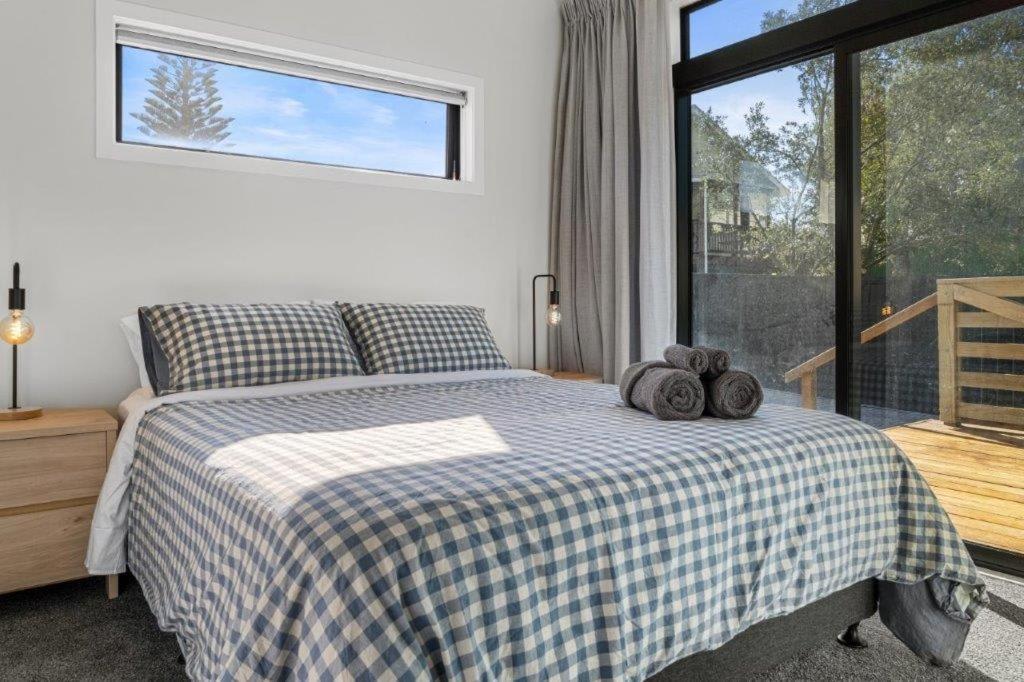 Recline On Leo Villa Waihi Bagian luar foto